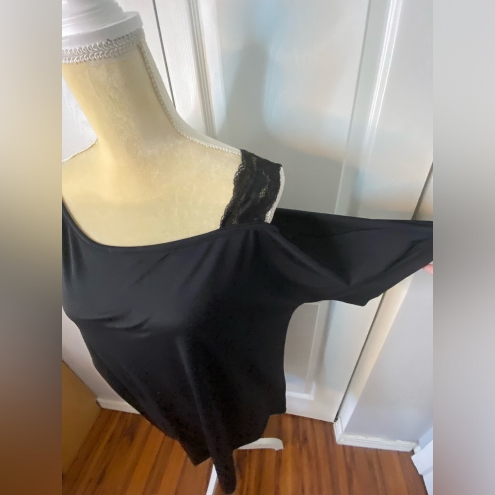 NWOT Black Silky Tee w/ Lace Cold Shoulder - Picture 5 of 6